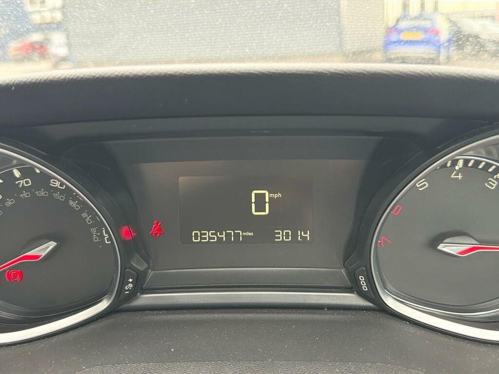 Peugeot 308 1.5 Bluehdi 130 Tech Edition E White #14