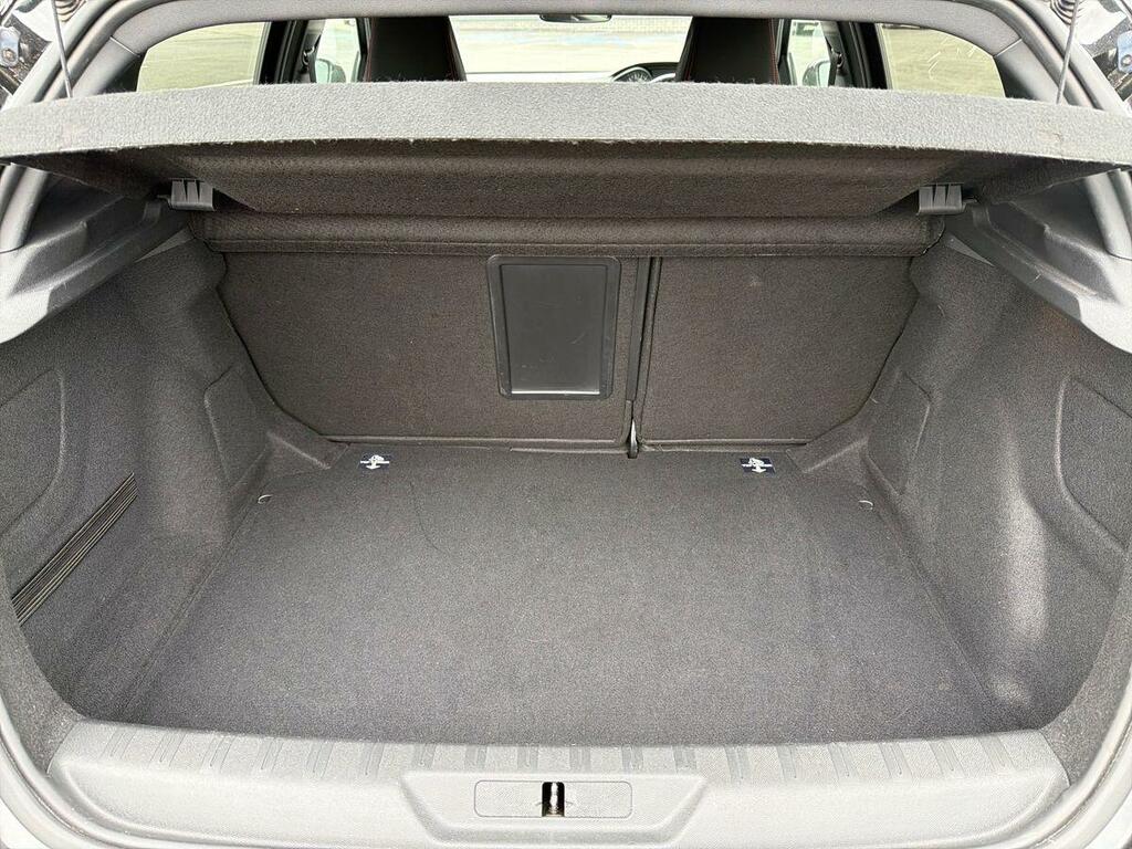 Peugeot 308 1.5 Bluehdi 130 Tech Edition E White #18