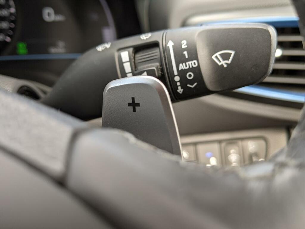 Hyundai Ioniq Premium Silver #26