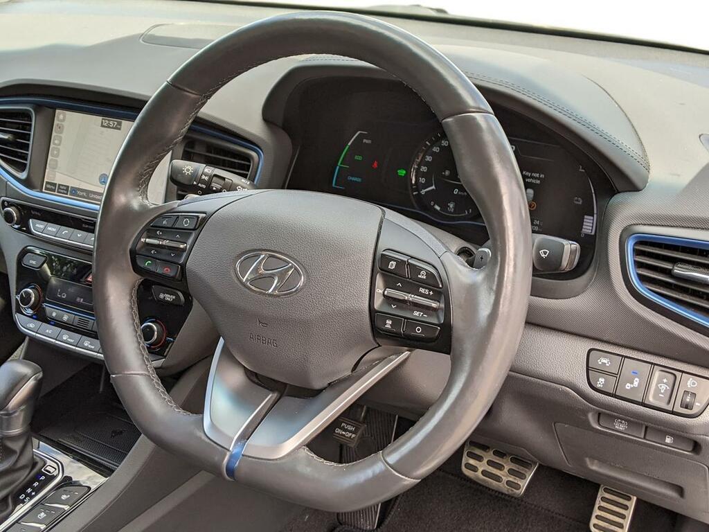 Hyundai Ioniq Premium Silver #10