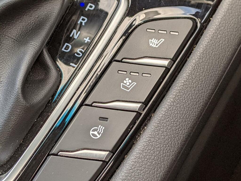 Hyundai Ioniq Premium Silver #23