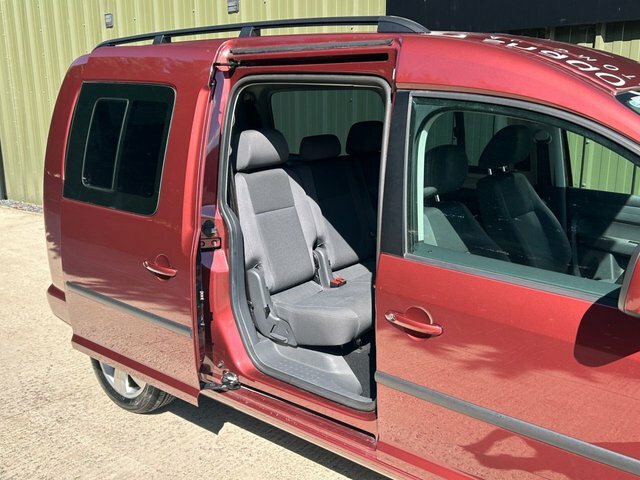 Volkswagen Caddy Maxi Life C20 Life Tdi Bluemotion Technology Black #7