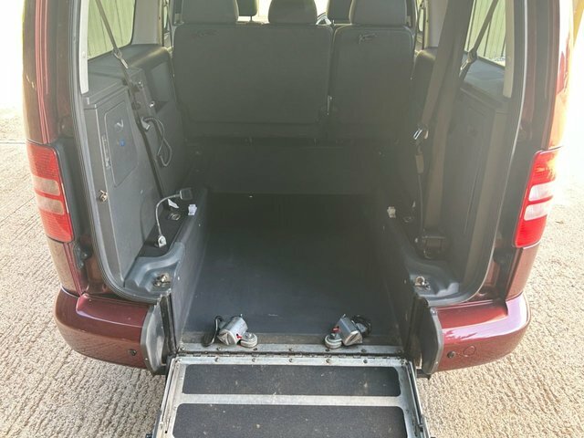 Volkswagen Caddy Maxi Life C20 Life Tdi Bluemotion Technology Black #33