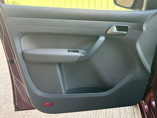 Volkswagen Caddy Maxi Life C20 Life Tdi Bluemotion Technology Black #20
