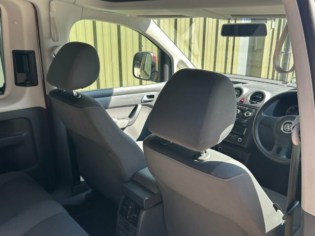 Volkswagen Caddy Maxi Life C20 Life Tdi Bluemotion Technology Black #8