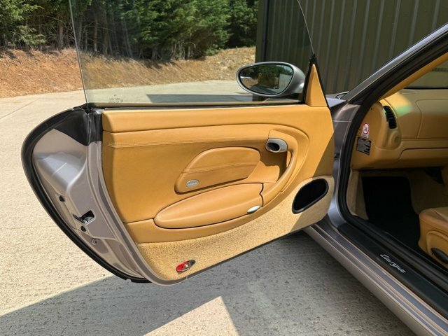 Porsche 911 Carrera 2 #18