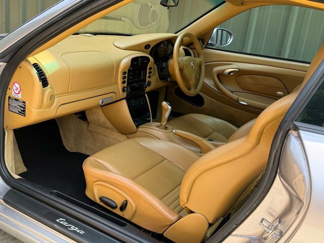 Porsche 911 Carrera 2 #17