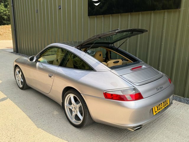 Porsche 911 Carrera 2 #15
