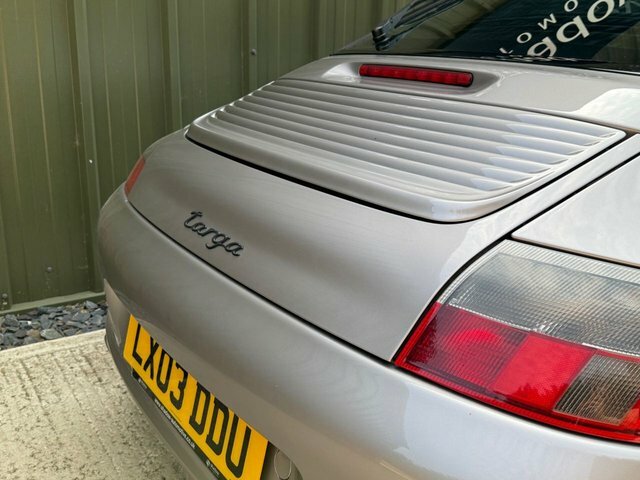 Porsche 911 Carrera 2 #38