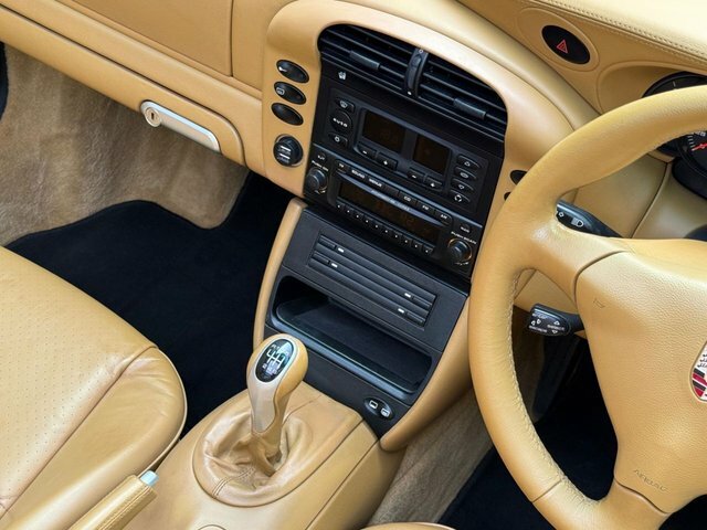 Porsche 911 Carrera 2 #33