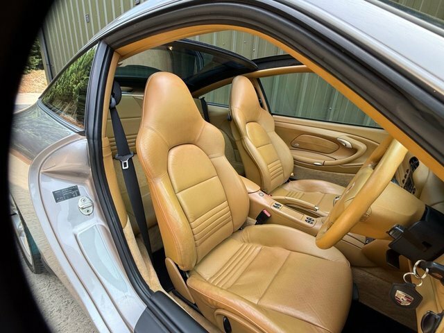 Porsche 911 Carrera 2 #31