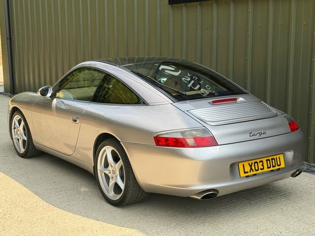 Porsche 911 Carrera 2 #27