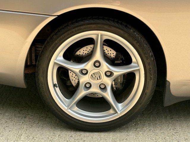 Porsche 911 Carrera 2 #40