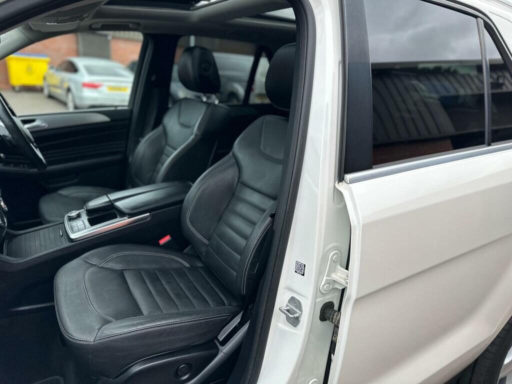 Mercedes-Benz M Class 2.1 Ml250 Bluetec Amg Line Suv G-tronic White #42