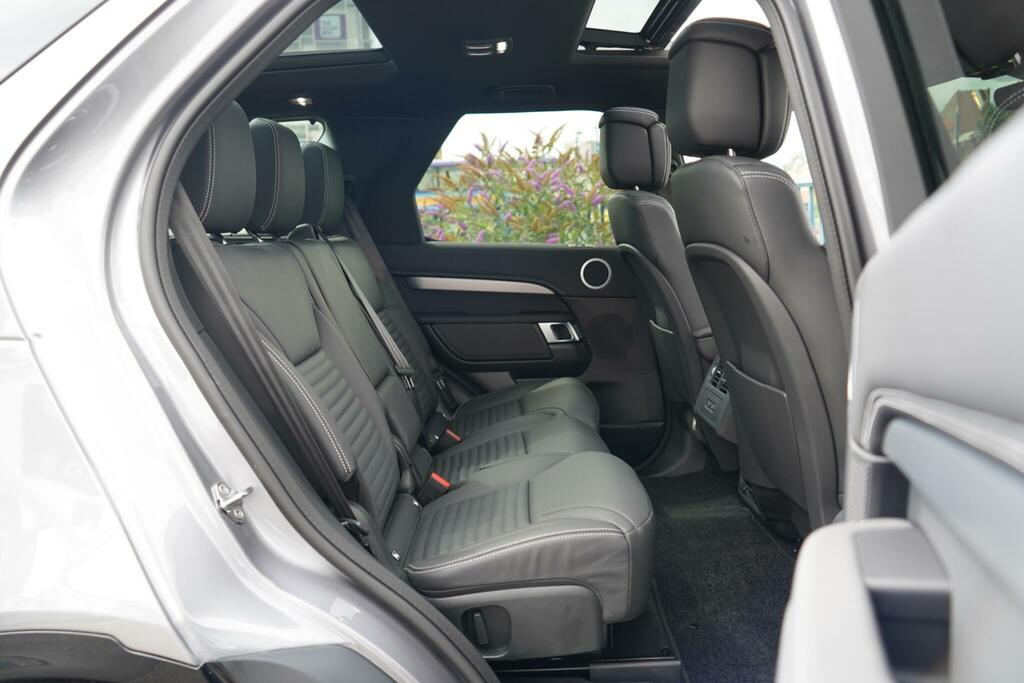 Land Rover Discovery 3.0 D350 Dynamic Se Station Wagon SV26WKP White #23