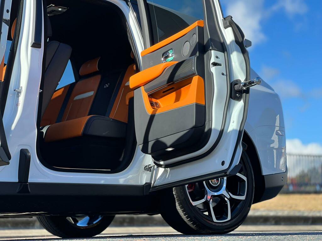 Rolls-Royce Cullinan 6.75 V12 Black Badge 4Wd Euro 6 Black #37