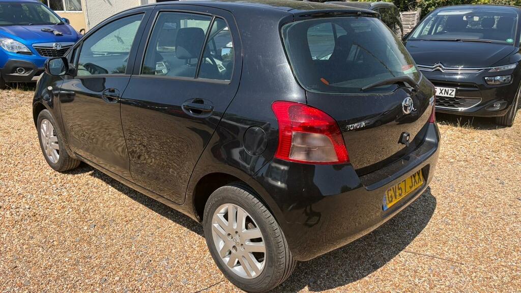 Toyota Yaris 1.3L Zinc Silver #2