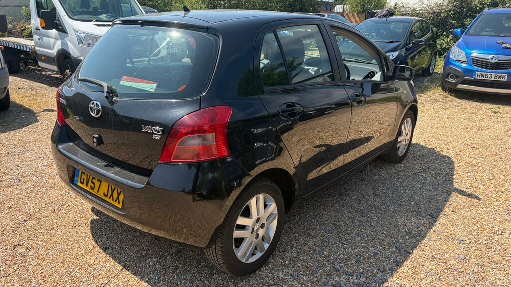 Toyota Yaris 1.3L Zinc Silver #3