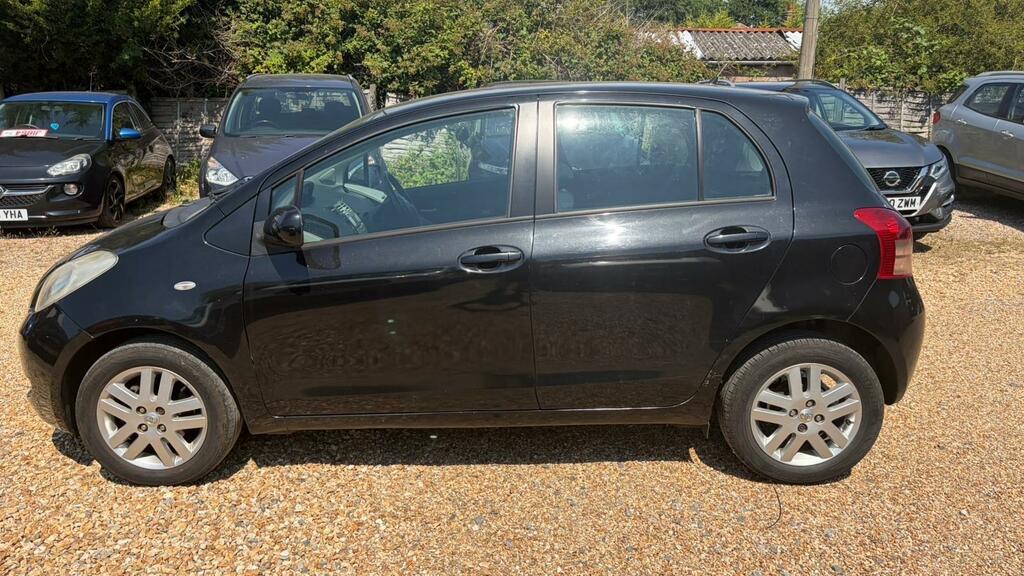 Toyota Yaris 1.3L Zinc Silver #9
