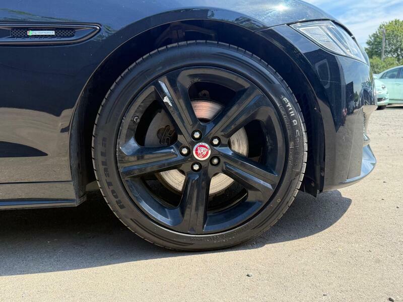 Jaguar XF 2.0D R-sport Saloon Euro 6 Ss White #44