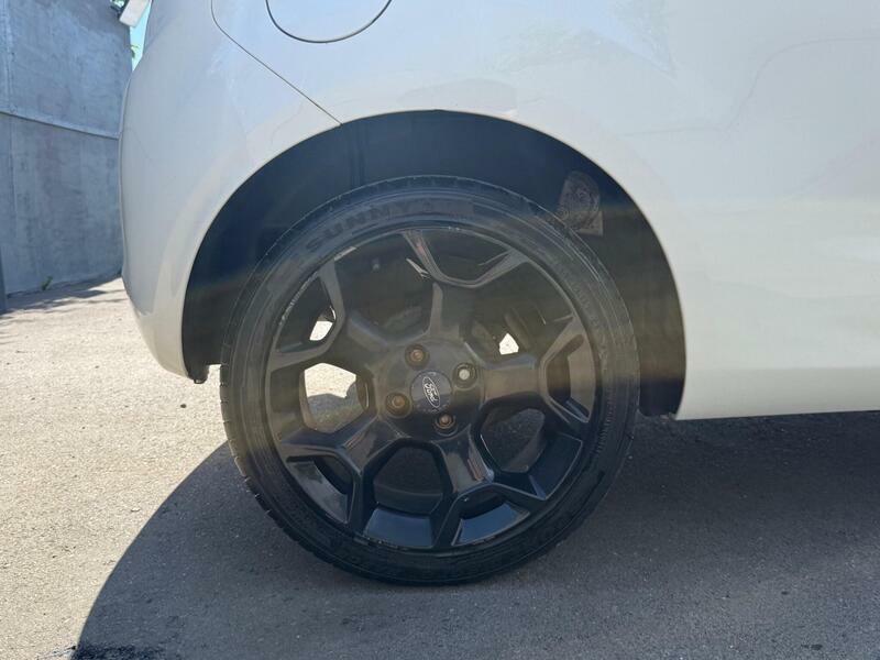 Ford KA 1.2 Zetec 69 Bhp 30 Road Tax- 1 Former Keeper White #32