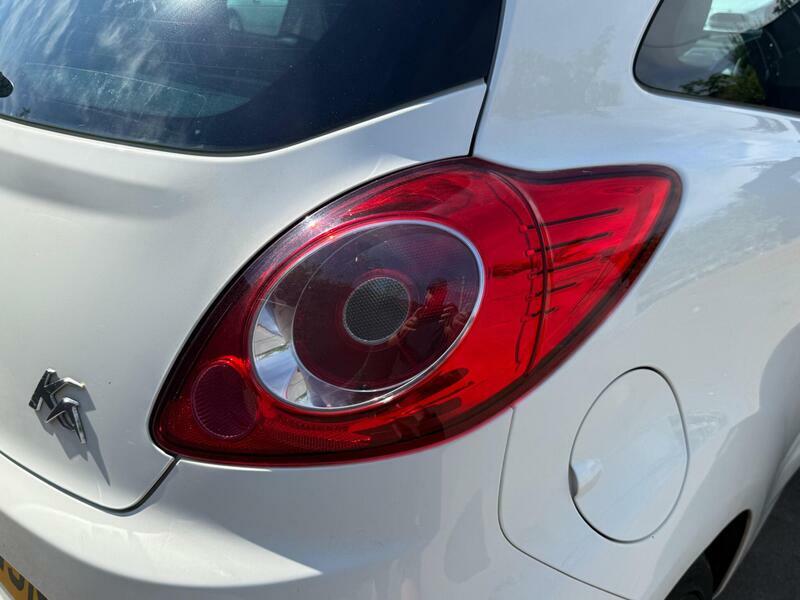 Ford KA 1.2 Zetec 69 Bhp 30 Road Tax- 1 Former Keeper White #25