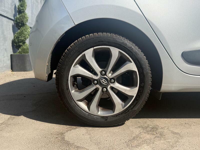 Hyundai I10 Hatchback Silver #35