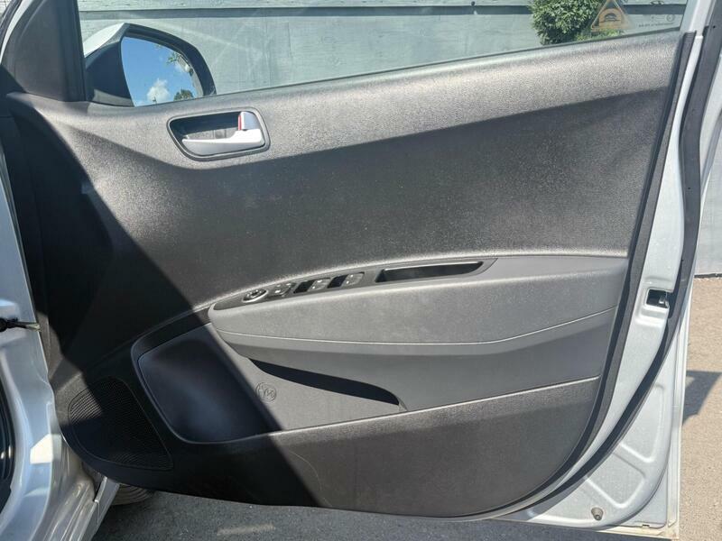 Hyundai I10 Hatchback Silver #13