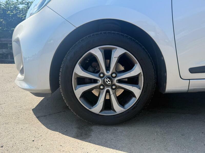 Hyundai I10 Hatchback Silver #37