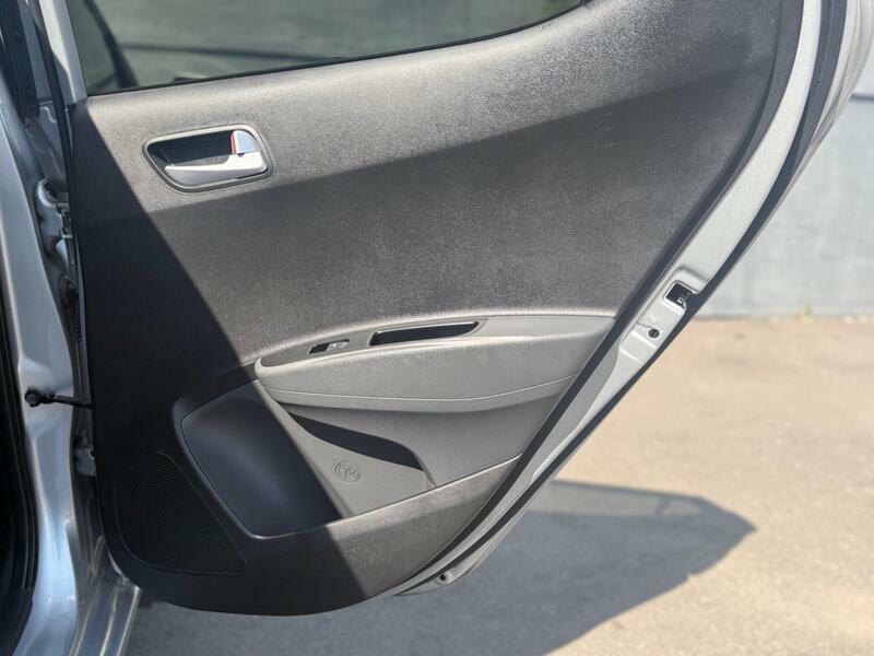 Hyundai I10 Hatchback Silver #20