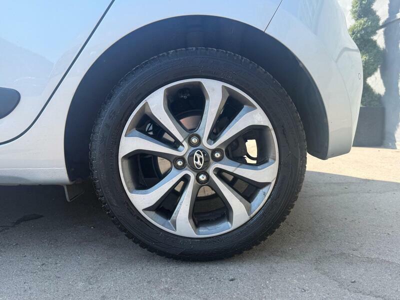 Hyundai I10 Hatchback Silver #36