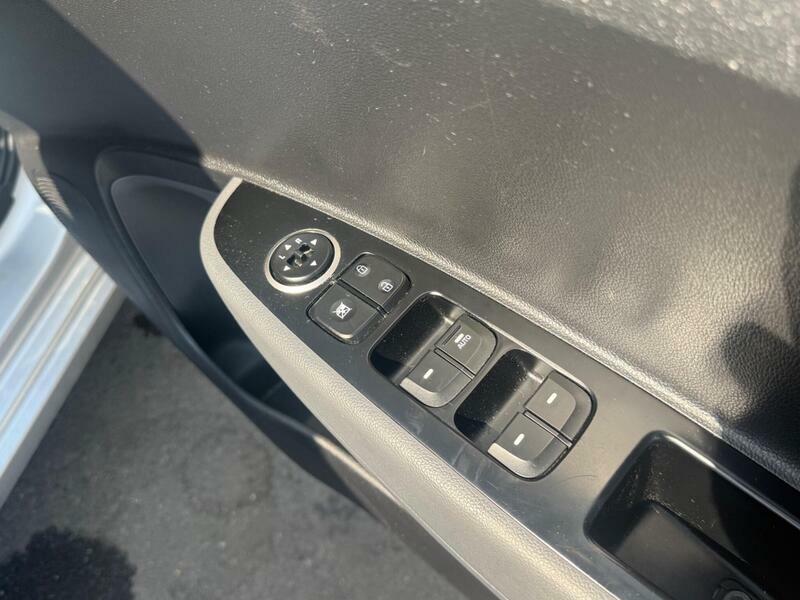 Hyundai I10 Hatchback Silver #14