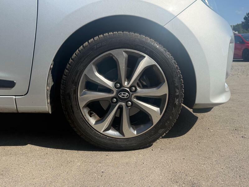 Hyundai I10 Hatchback Silver #34