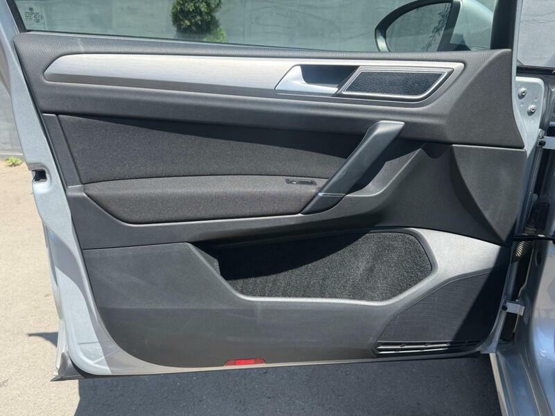 Volkswagen Golf SV Hatchback Silver #19