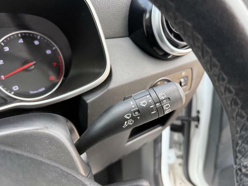 MG ZS 1.5 Exclusive 105 Bhp White #43