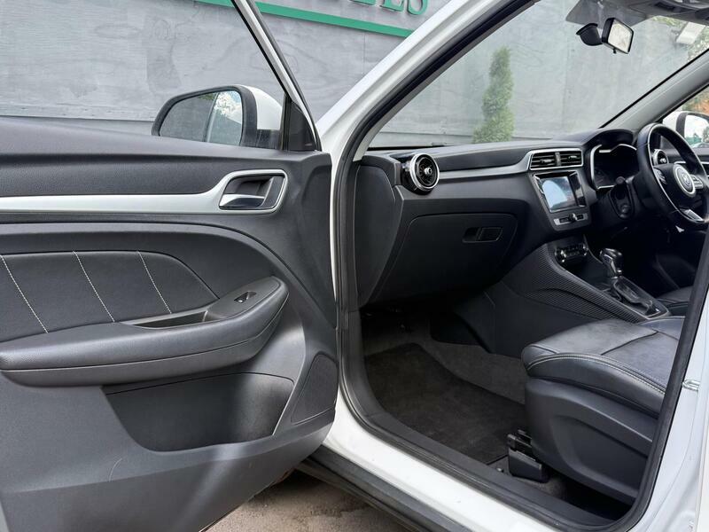 MG ZS 1.5 Exclusive 105 Bhp White #17