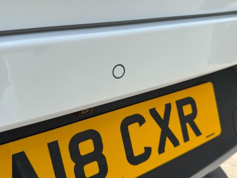 MG ZS 1.5 Exclusive 105 Bhp White #32