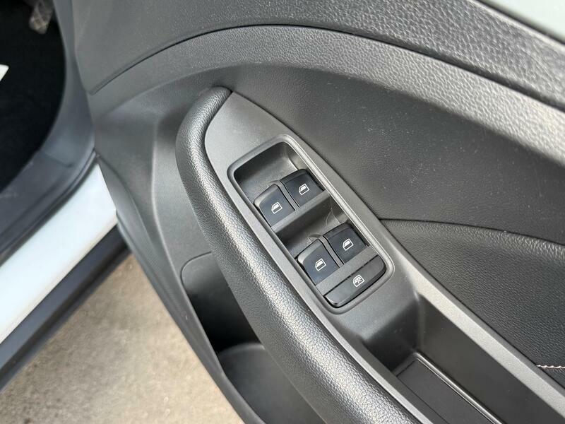 MG ZS 1.5 Exclusive 105 Bhp White #14
