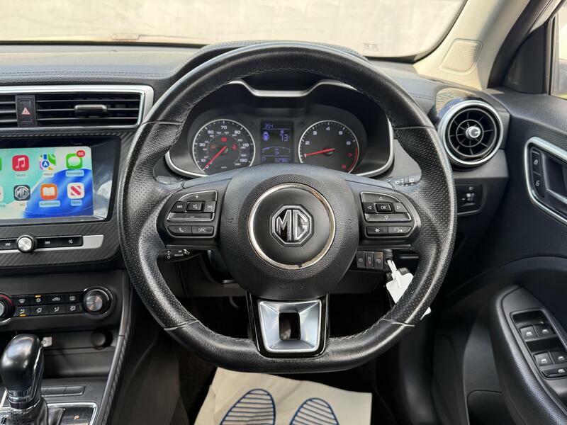 MG ZS 1.5 Exclusive 105 Bhp White #41