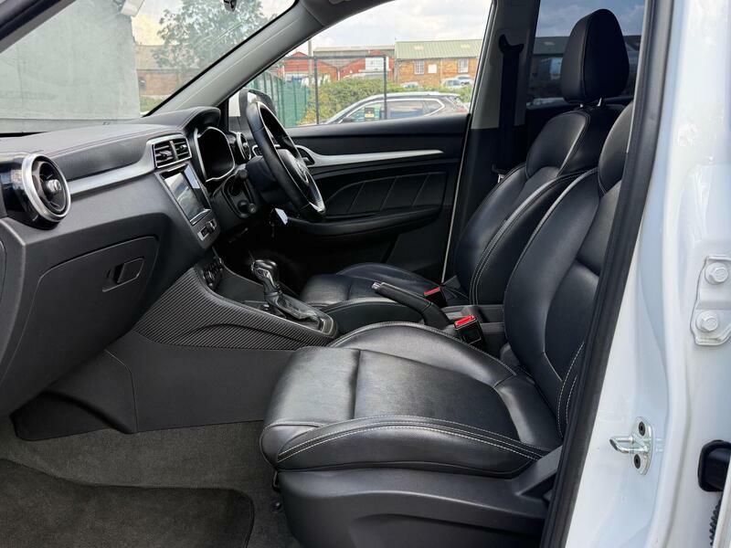 MG ZS 1.5 Exclusive 105 Bhp White #19