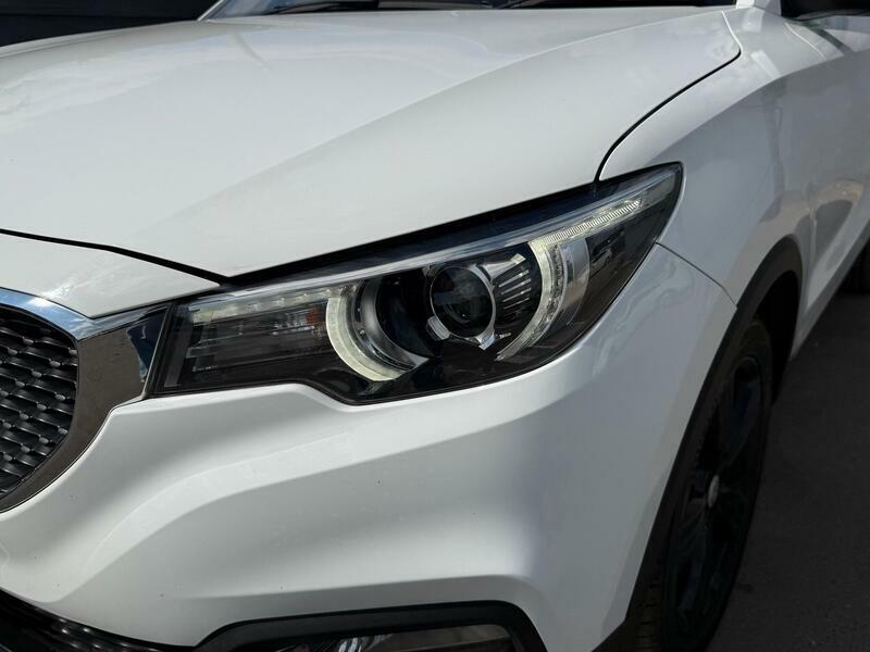 MG ZS 1.5 Exclusive 105 Bhp White #27