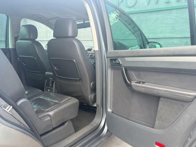 Volkswagen Touran Silver #20