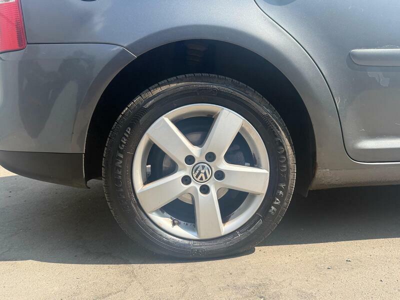 Volkswagen Touran Silver #34