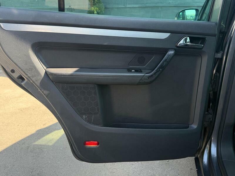 Volkswagen Touran Silver #24