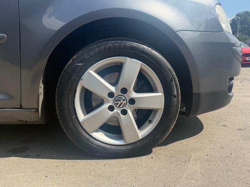 Volkswagen Touran Silver #33