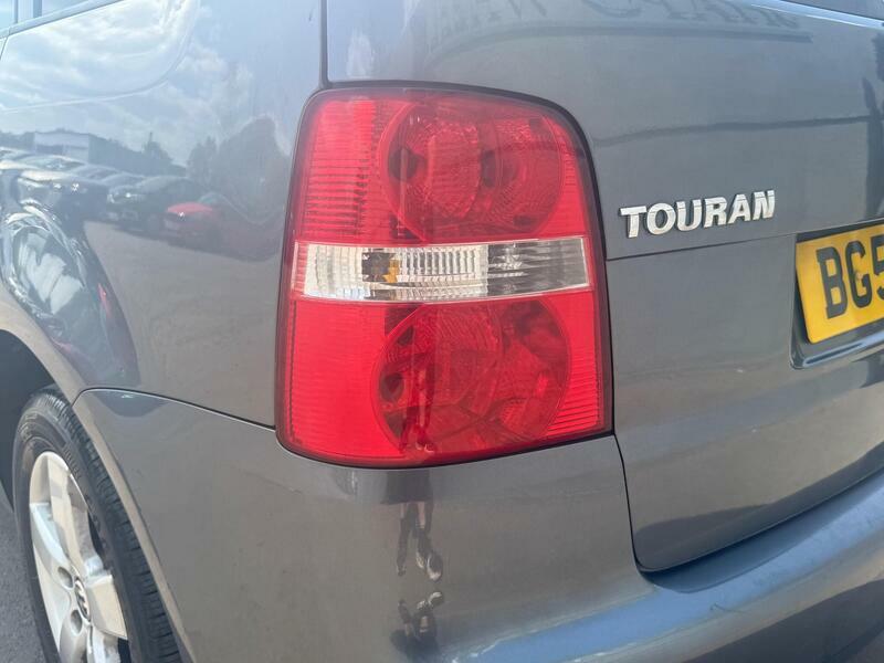 Volkswagen Touran Silver #27