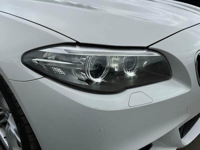 BMW 5 Series Saloon Blue #27