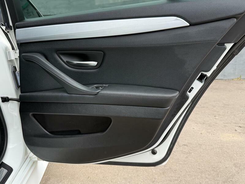 BMW 5 Series Saloon Blue #22
