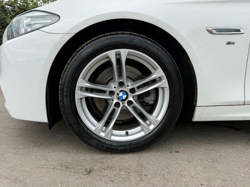 BMW 5 Series Saloon Blue #38