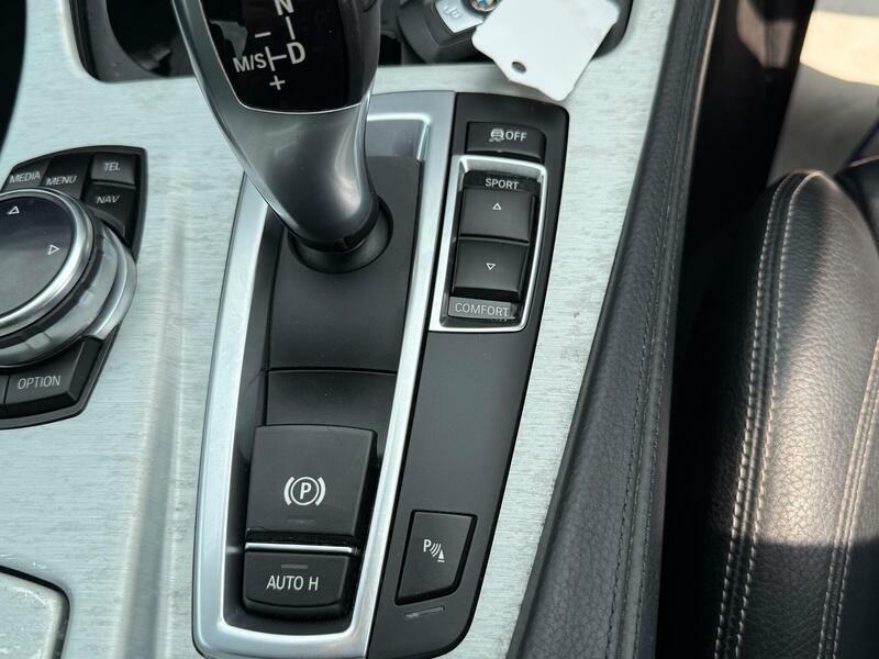 BMW 5 Series Saloon Blue #49